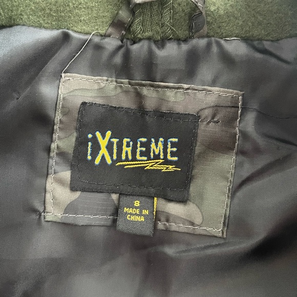 Boy’s Camo Puffer Vest with attached hoodie - Picture 4 of 5